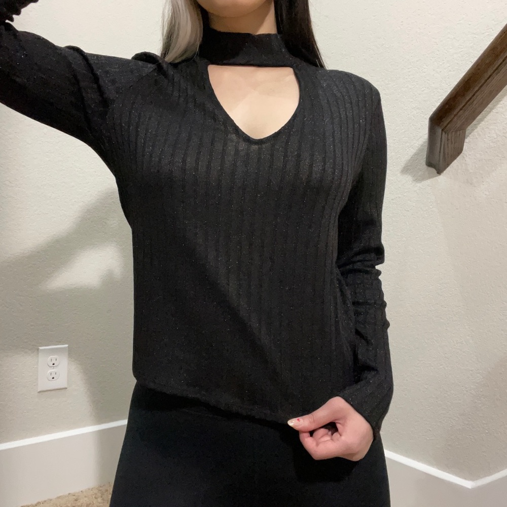 H&M keyhole v-neck sweater